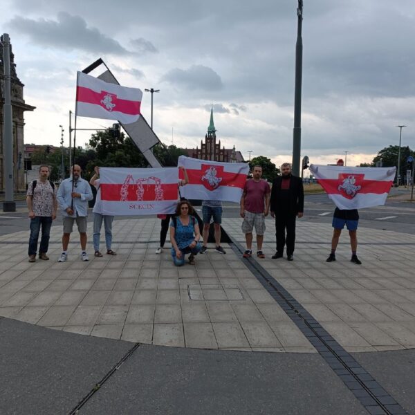 Беларусы Шчэціна  сабраліся ў нядзелю на акцыю, каб падтрымаць палітзняволенных у Беларусі.Лукашенку…