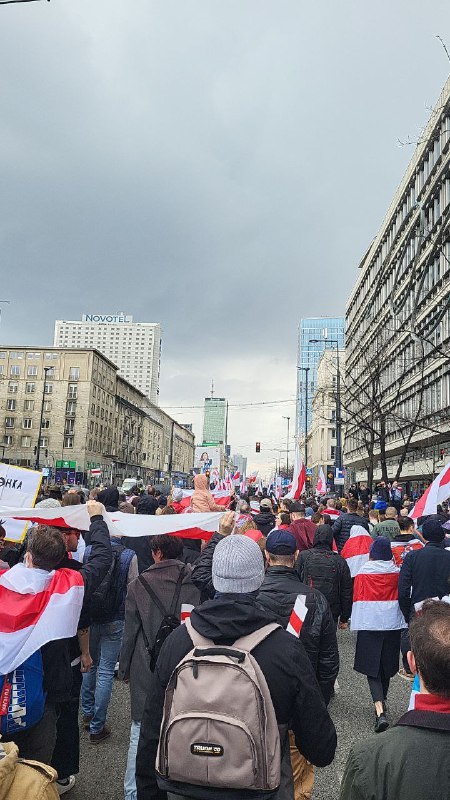 Дзень Волi ў Варшаве сабраў тысячы удзельнiкаўПаведамляецца, што ў сталіцы Польшчы пачалася моцная з…