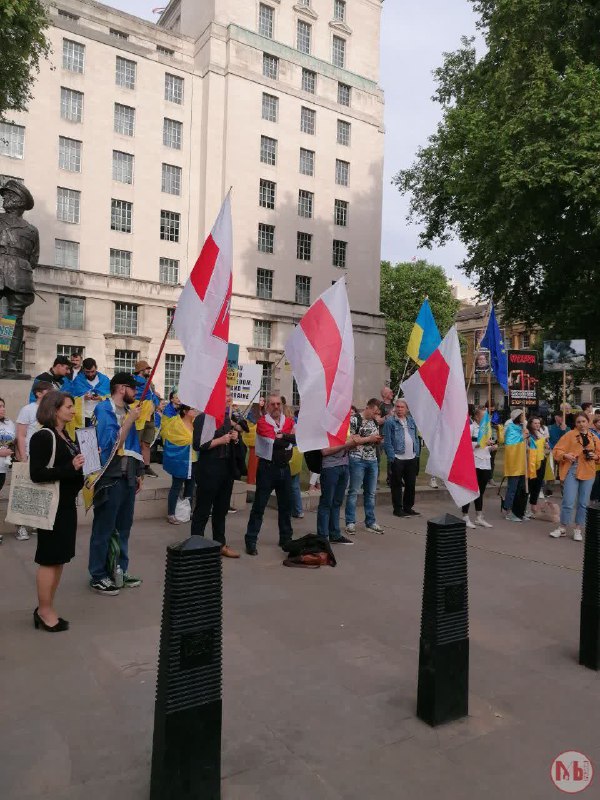 18.05.2022 ЛондонАкция в поддержку УкраиныНикто не сомневается, что в этой войне Украина победит. Эт…