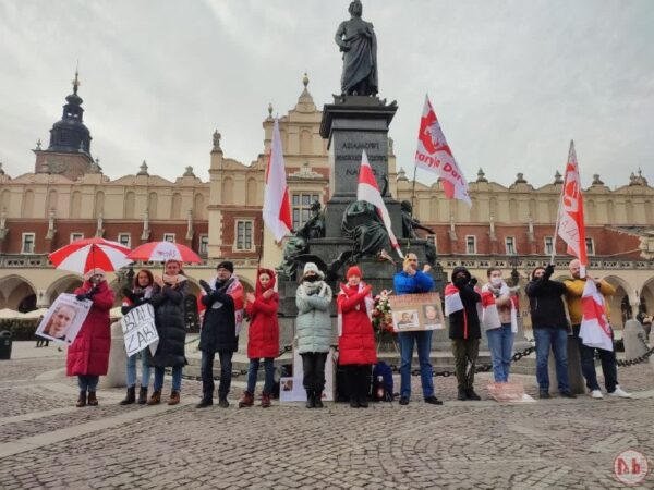 Беларусы Кракава нагадваюць, што на не законным рэферэндуме бюлетэнь трэба зрабіць не сапраўдным!!!Т…