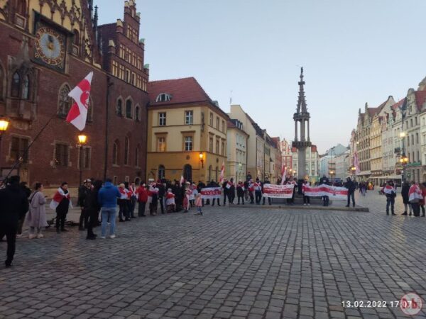 Беларусы Вроцлава, вышли против военной агрессии России и в поддержку голодающего философа Владимира…