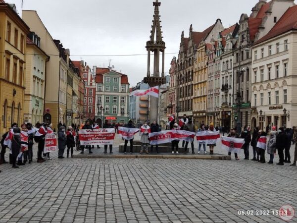 Сотни тысяч Беларусов за границей, лишили права голоса. Беларусы Вроцлава, на очередном митинге реши…